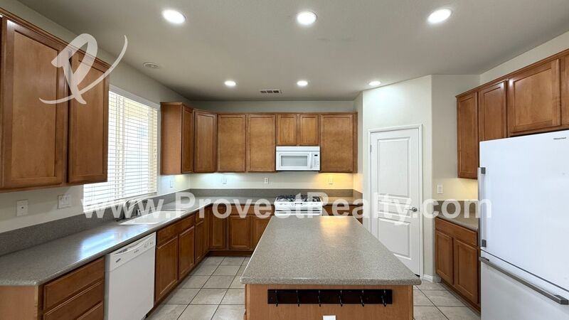 15847 Barrel Cactus Ln - Photo 7 of 26