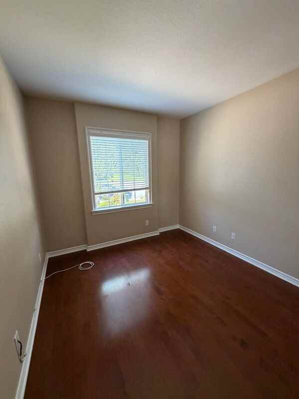 46263 Drymen Ave - Photo 7 of 34