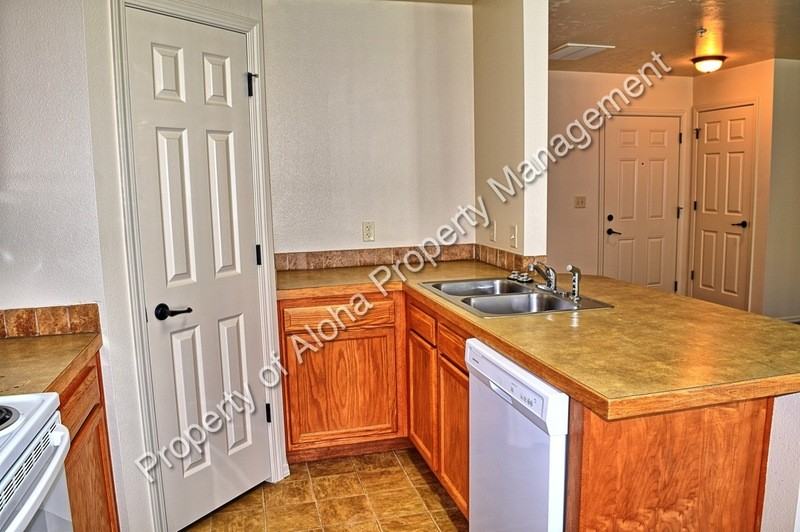 1039 W Pine Ave #2 - Photo 6 of 17