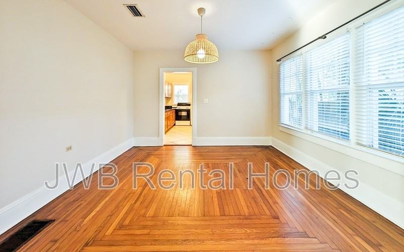 1060 Cherry St - Photo 4 of 14