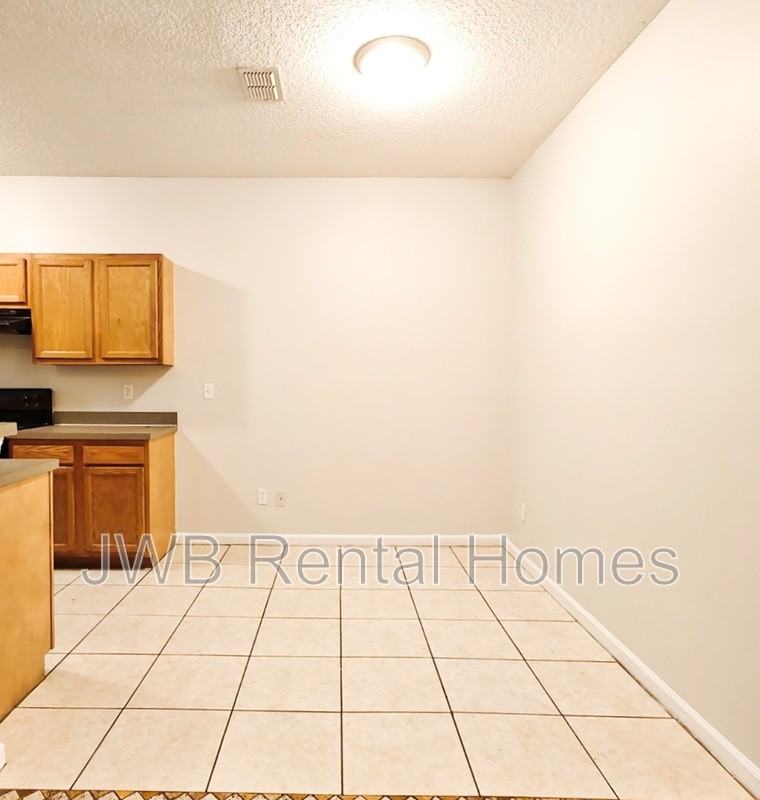 1626 Stimson St - Photo 4 of 13