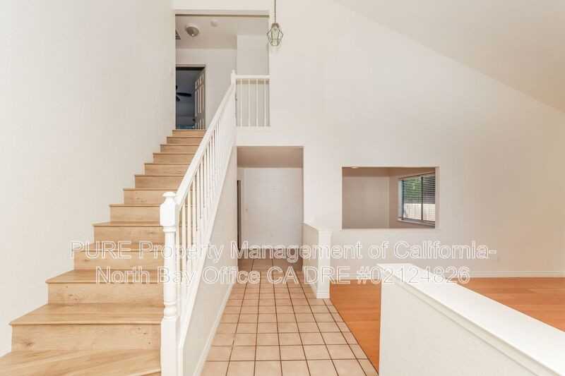 8 Voss Park Cir - Photo 3 of 33