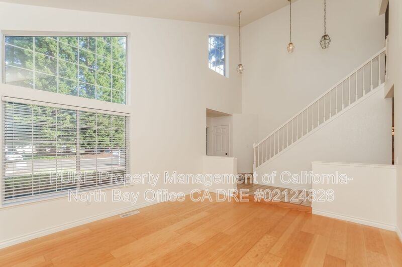 8 Voss Park Cir - Photo 7 of 33