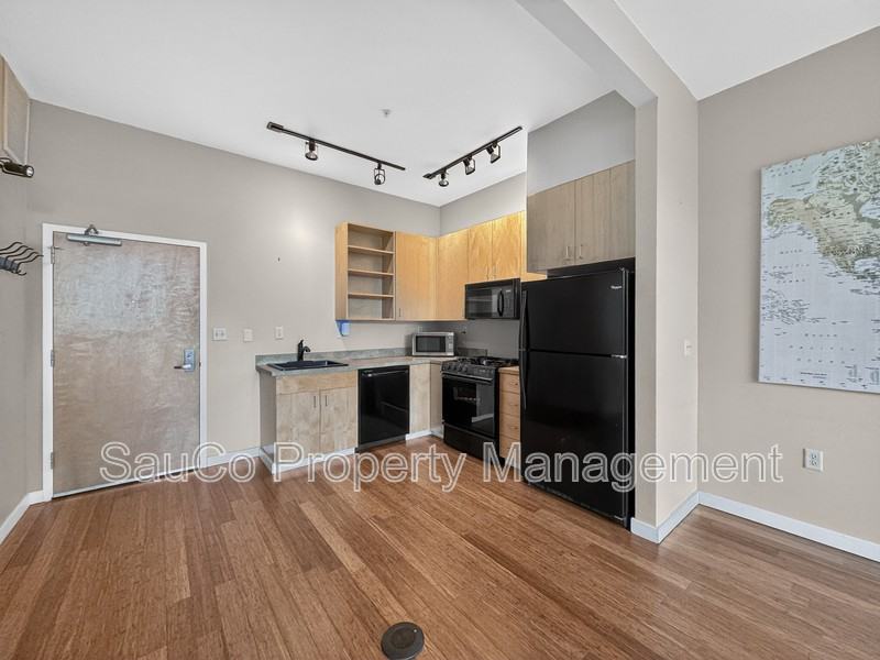 1425 Ne 61st Ave #205 - Photo 4 of 15