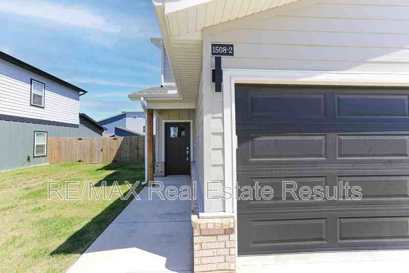 1508 Sw Poigai Way #2 - Photo 4 of 33