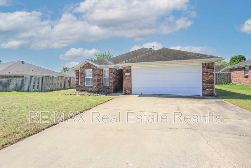 3703 Sw Carriageway Ave - Photo 4 of 30