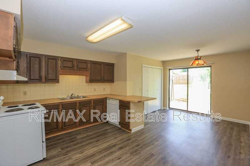 815 S 28th St - Photo 6 of 19