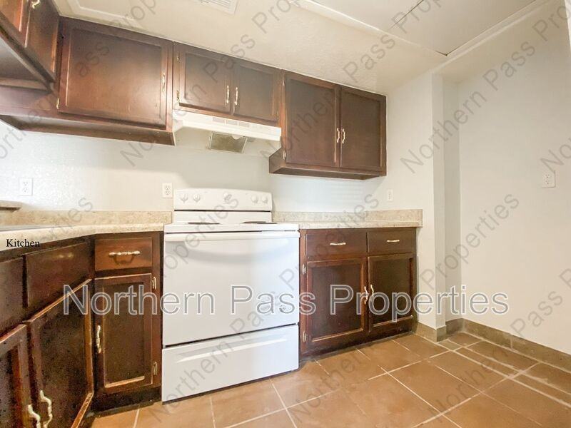 4700 Maxwell Ave #15 - Photo 5 of 11