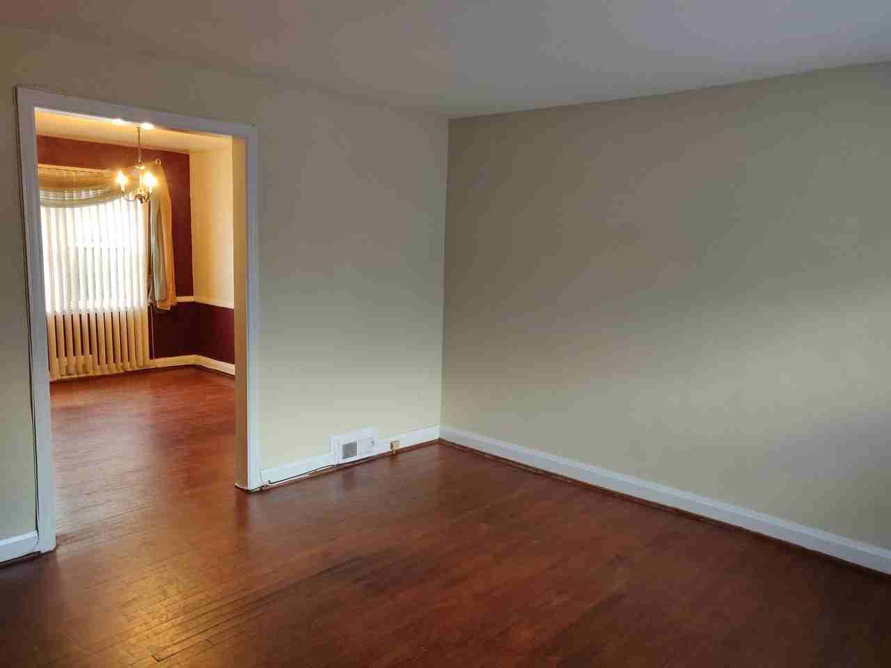 1013 Saint Dunstans Rd - Photo 2 of 20