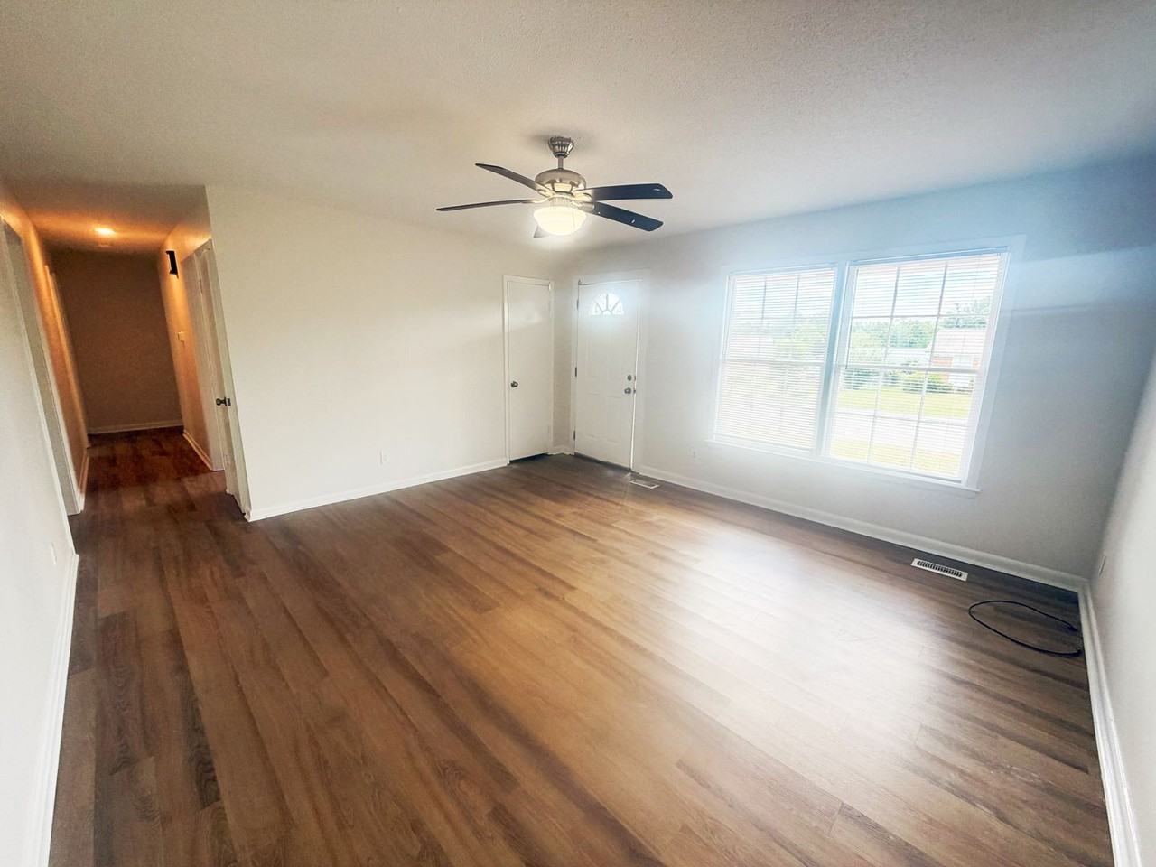 806 Carnegie Dr - Photo 3 of 14