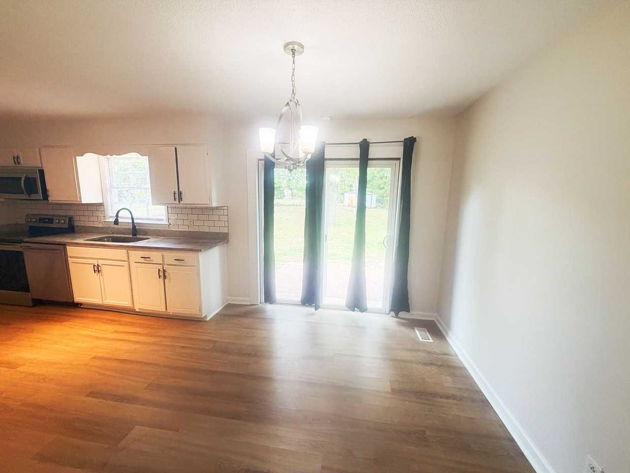 806 Carnegie Dr - Photo 4 of 14