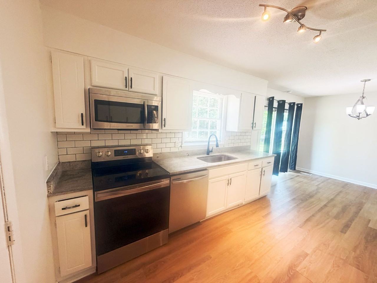 806 Carnegie Dr - Photo 6 of 14