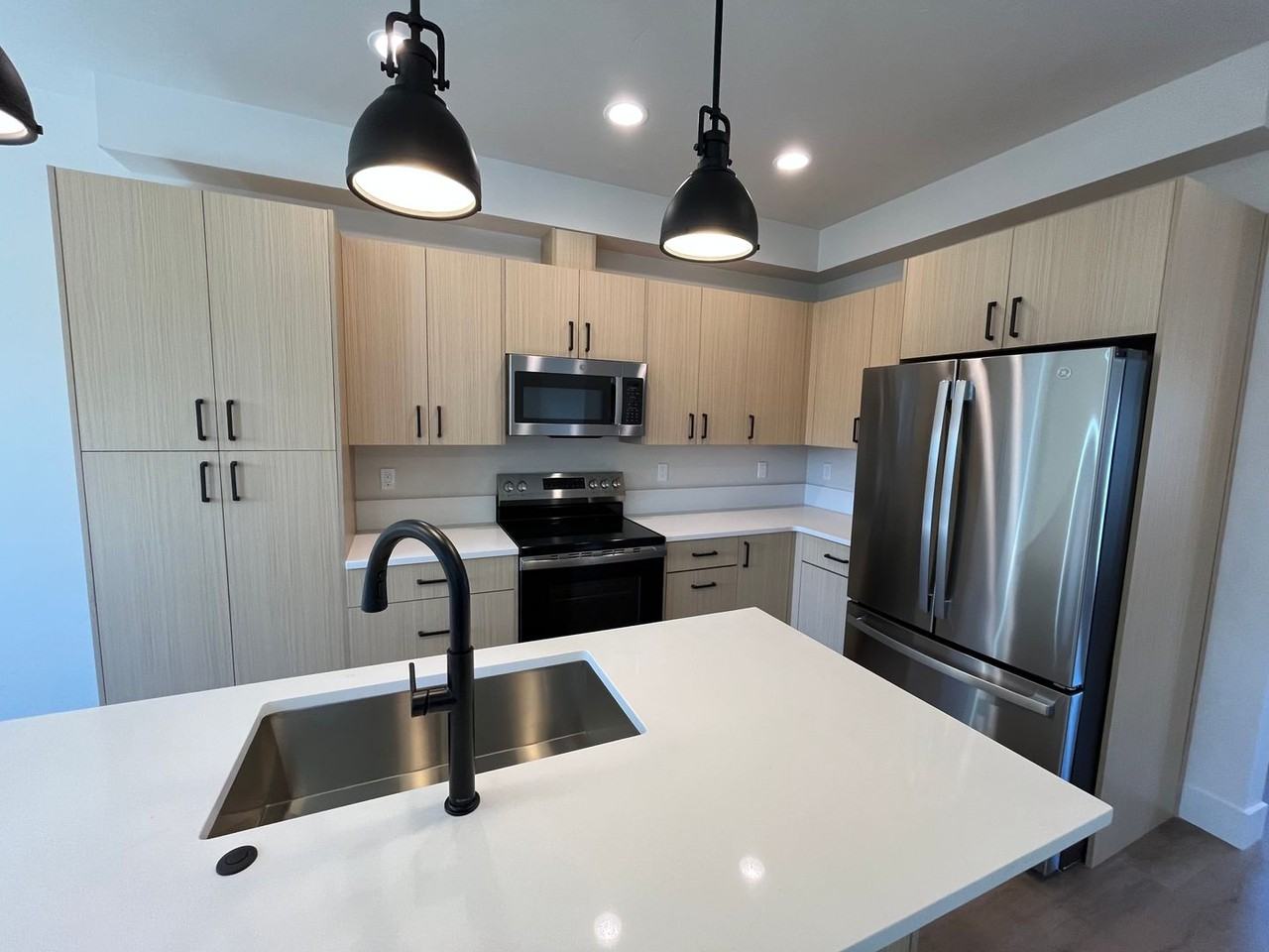 2522 Sw Yew Ave - Photo 6 of 18