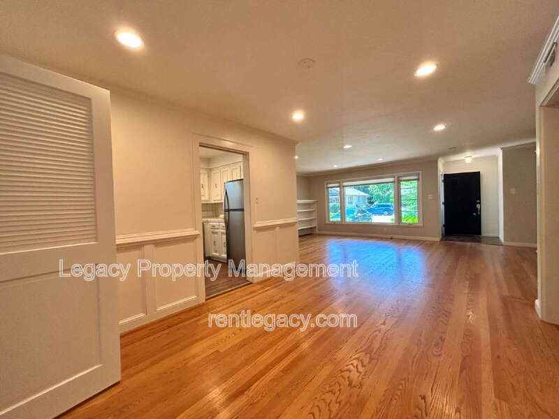 1149 8th Ave - Photo 5 of 26