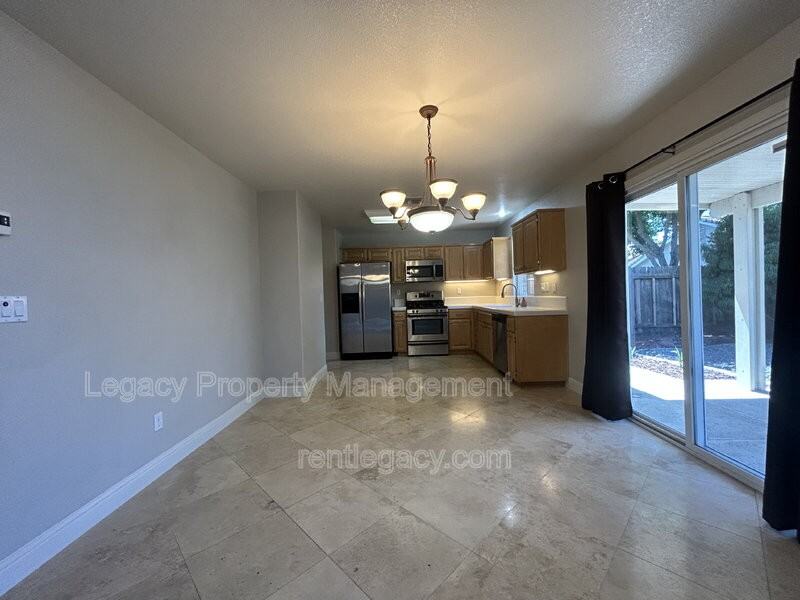 1833 Blue Skies Way - Photo 5 of 27