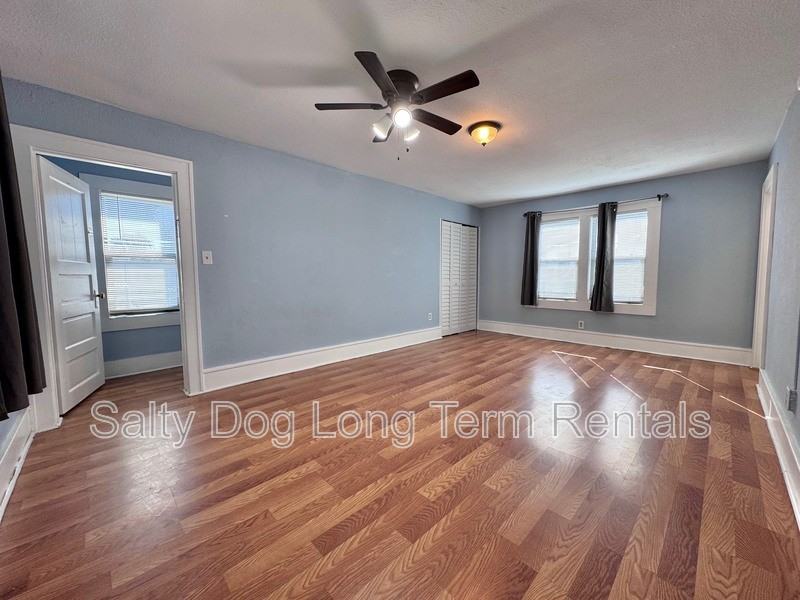 438 N Grandview Ave - Photo 6 of 16