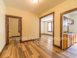 featured image of 325 E Washington St