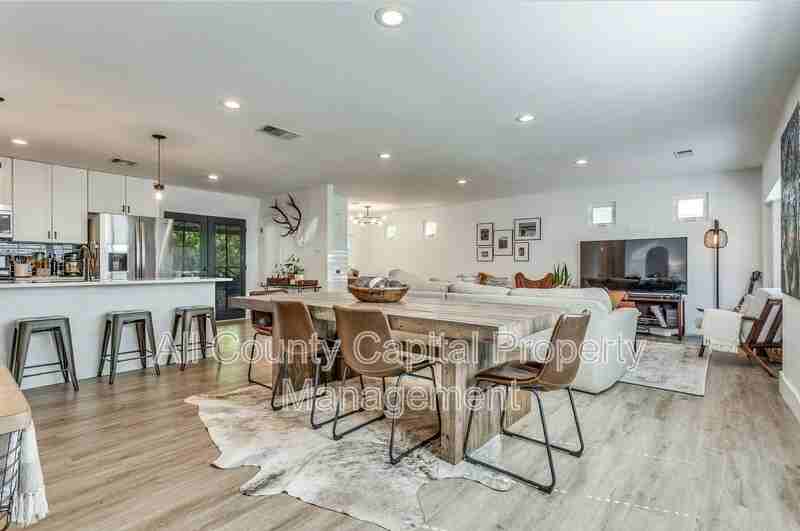 748 Wales Way #748 - Photo 3 of 25