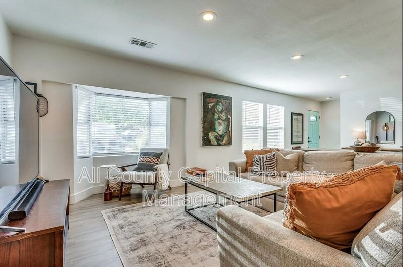 748 Wales Way #748 - Photo 7 of 25