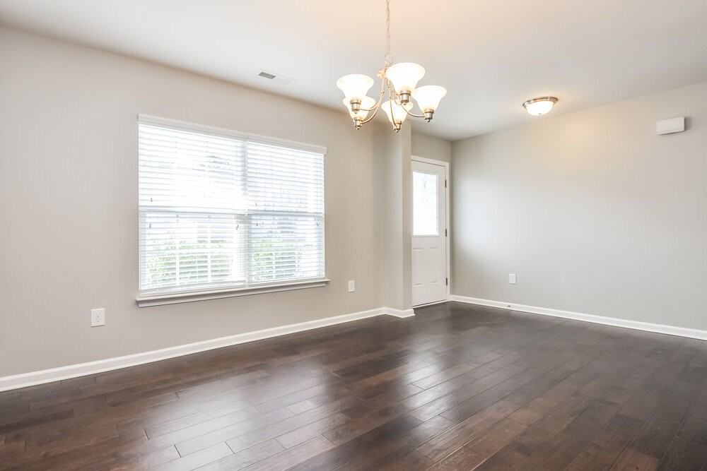 5006 Watsonia Dr - Photo 4 of 15