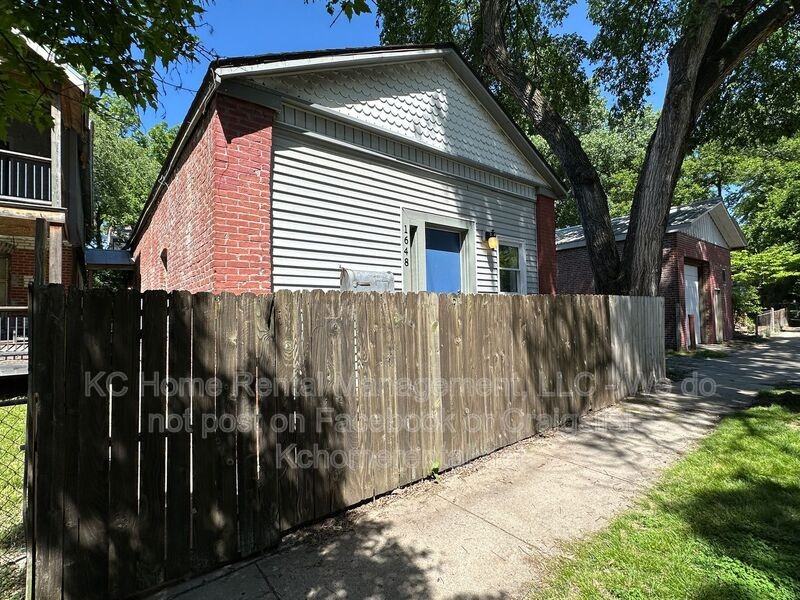 1648 Jefferson St - Photo 2 of 26