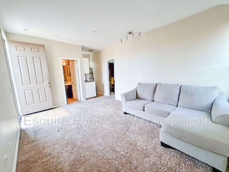 530 Owens River Dr - Photo 2 of 7