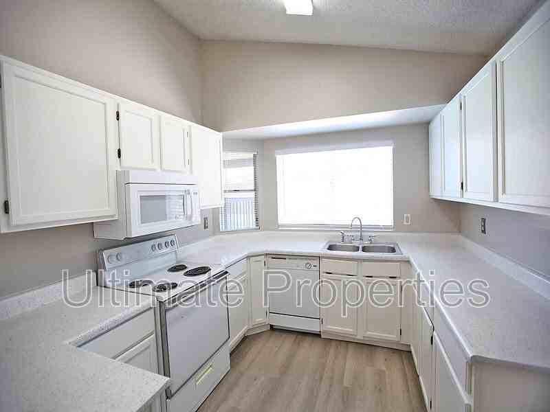 7509 W San Juan Ave - Photo 4 of 19