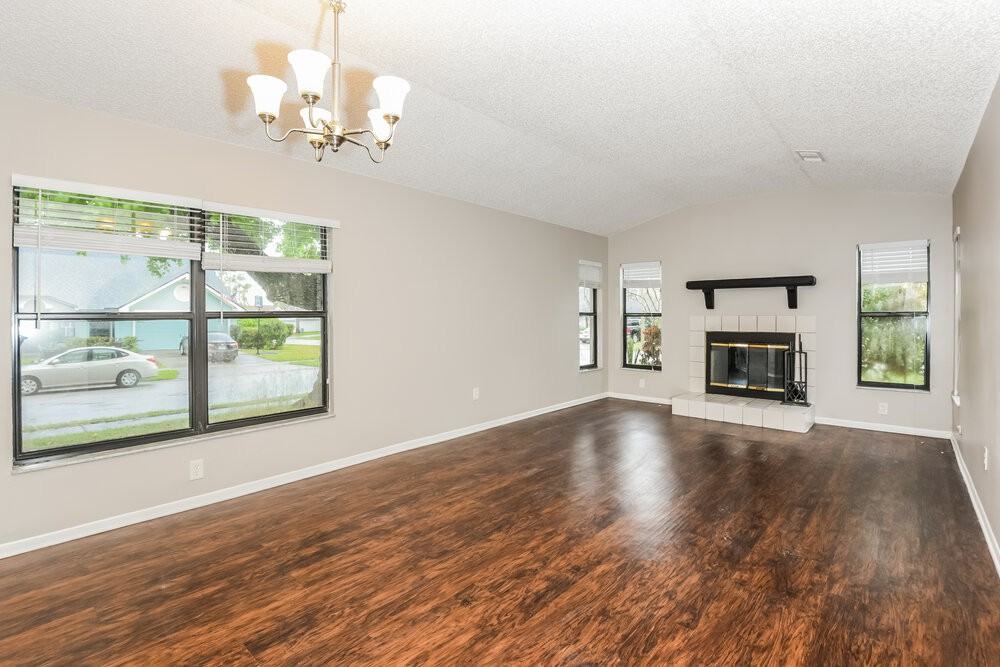 534 S Sundance Dr - Photo 4 of 16