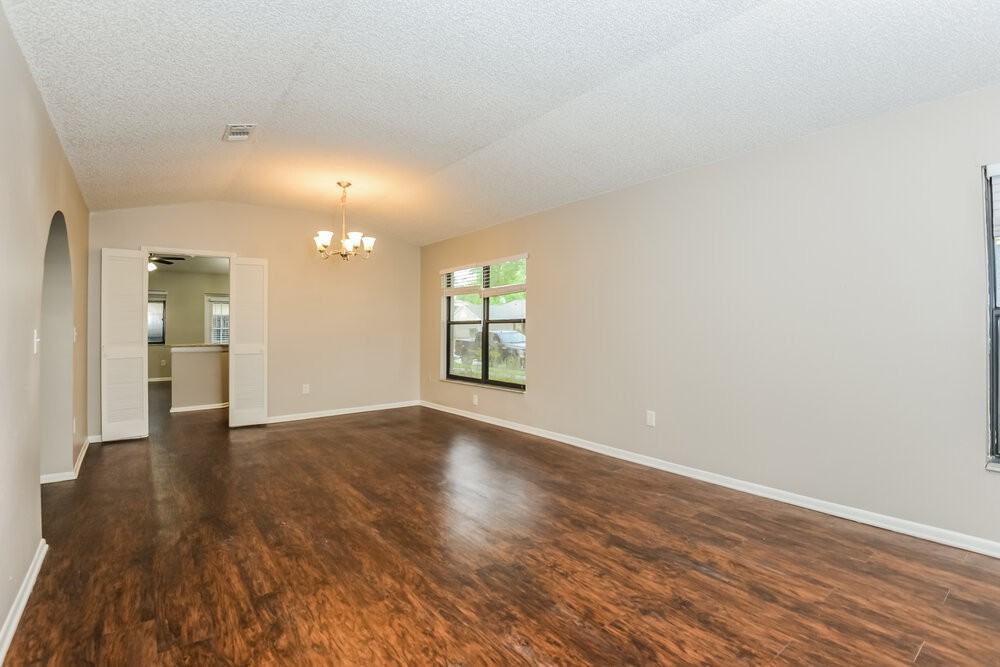 534 S Sundance Dr - Photo 5 of 16