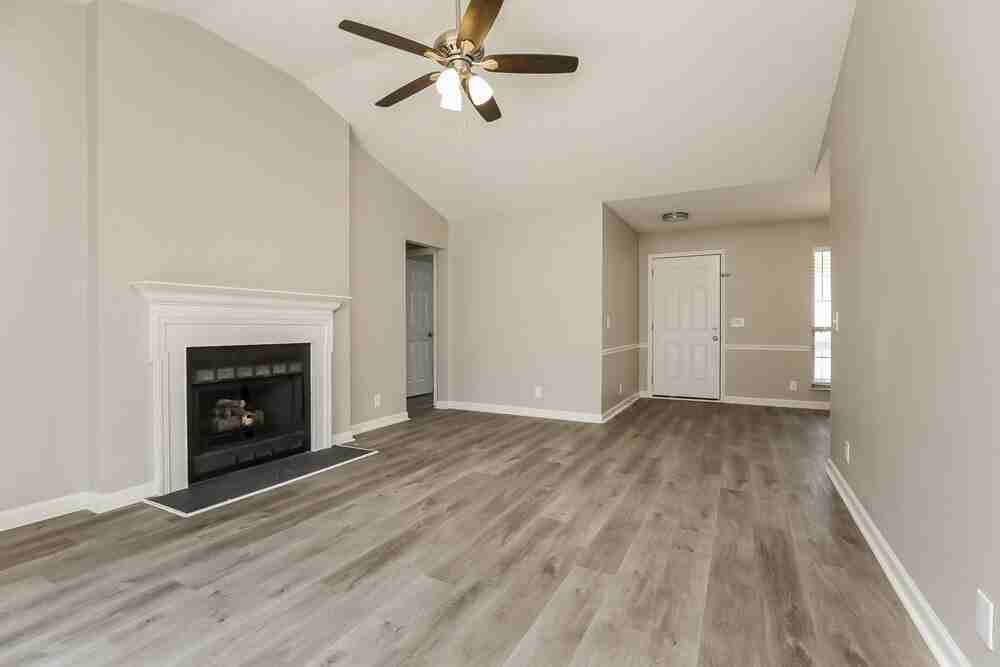 404 Sorensen Way - Photo 3 of 16