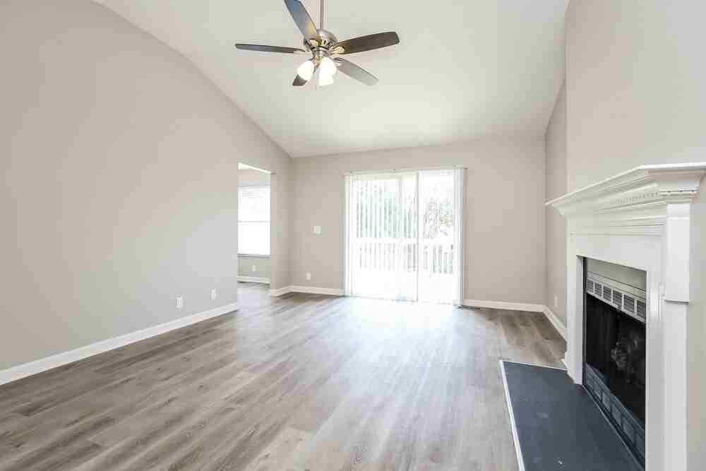 404 Sorensen Way - Photo 4 of 16