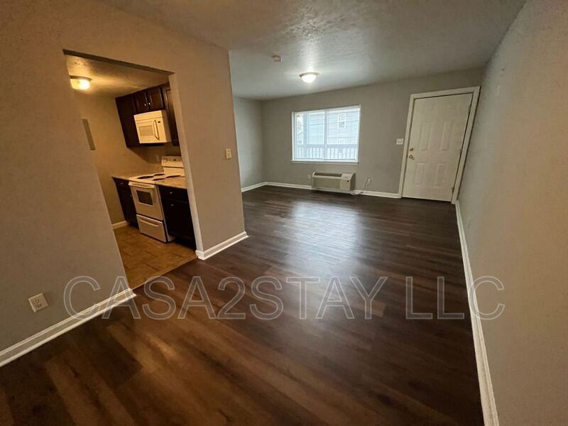411 Iowa Ave #4 - Photo 3 of 5