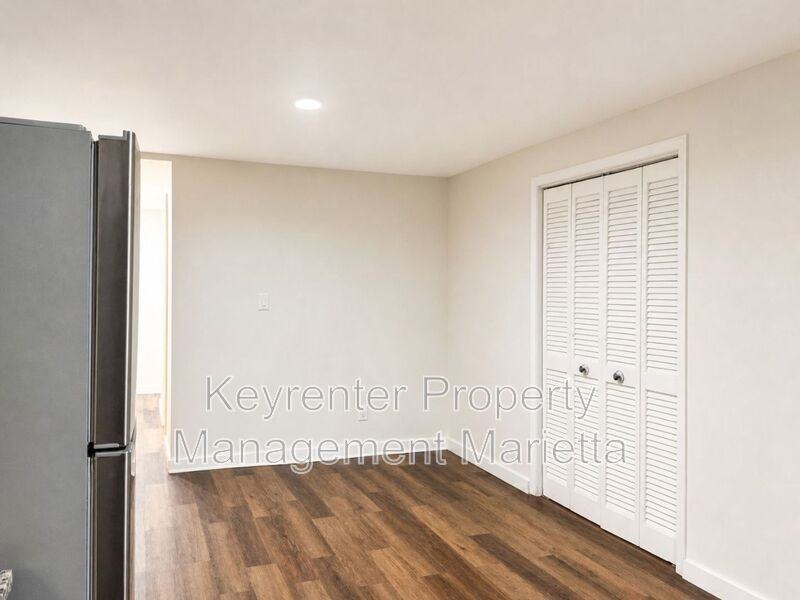 1138 Gerald Pl Sw #B - Photo 7 of 19