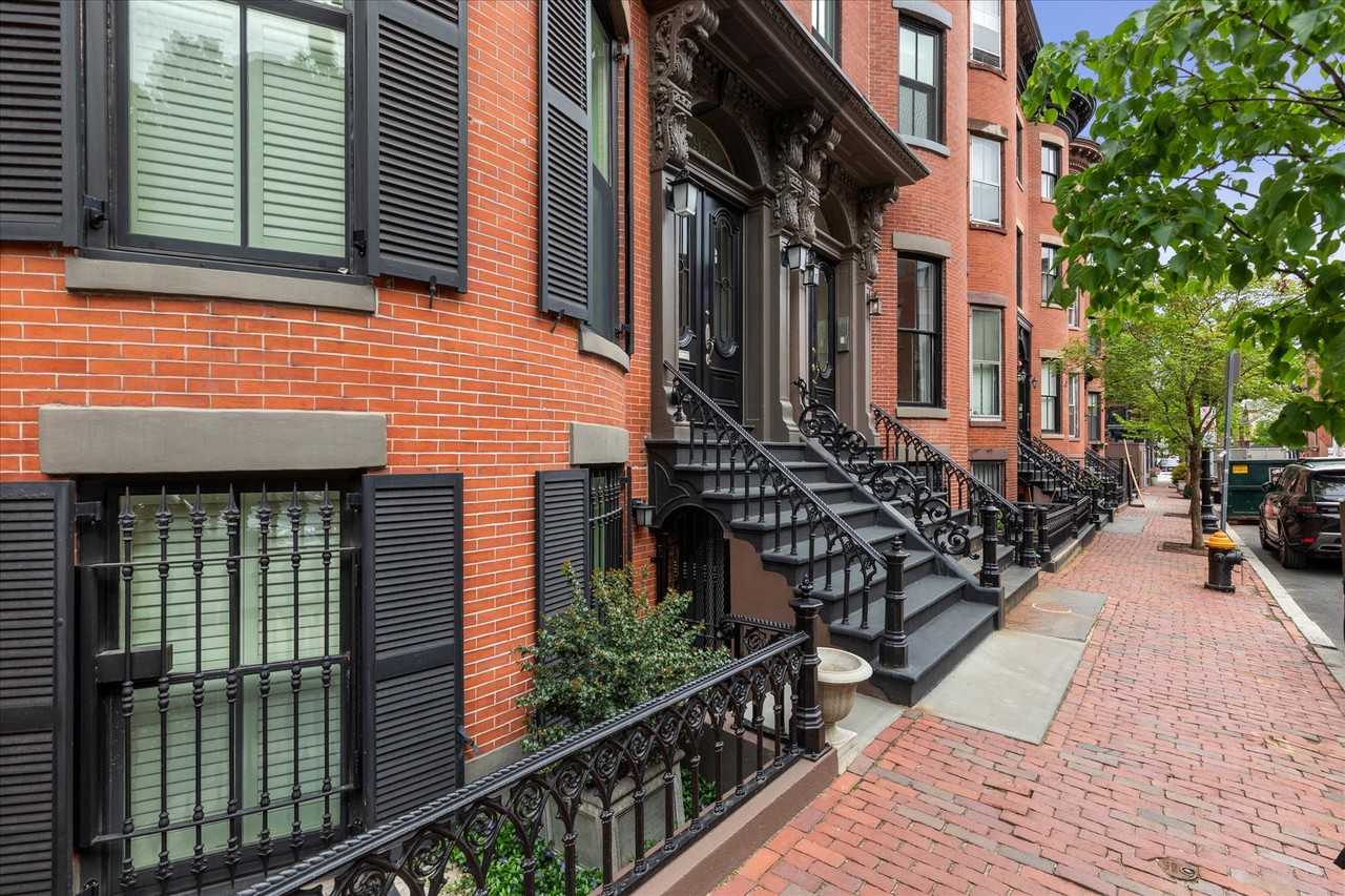93 Pembroke St #ST - Photo 2 of 14