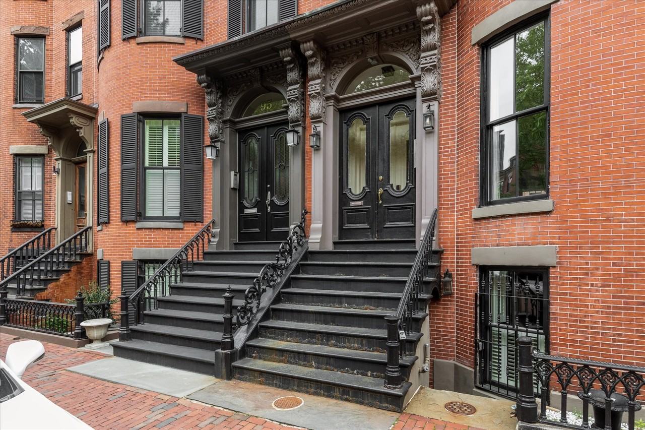 93 Pembroke St #ST - Photo 3 of 14
