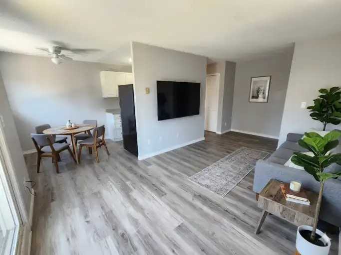 289 Cordova Rd #8 - Photo 2 of 6