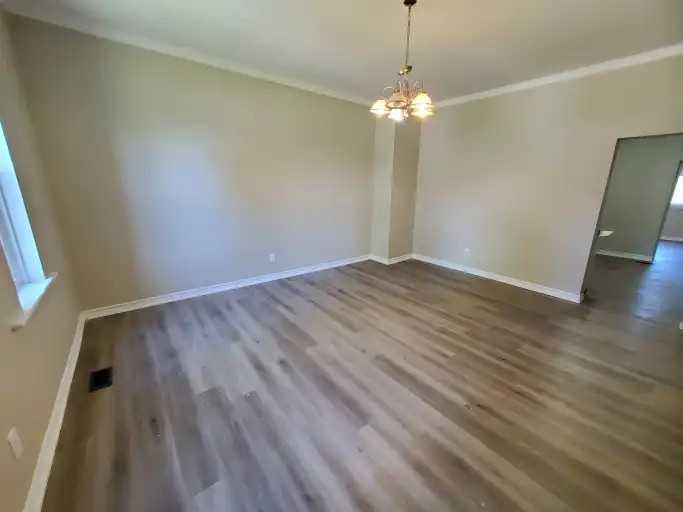 47 Melbourne St E #1 - Photo 2 of 9