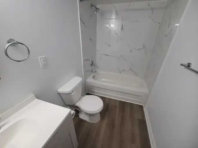 47 Melbourne St E #1 - Photo 6 of 9