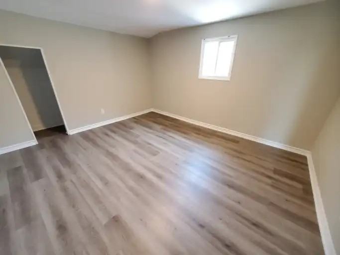 47 Melbourne St E #1 - Photo 7 of 9