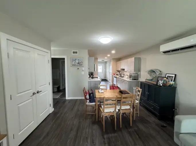 28 Regal Ave - Photo 3 of 20