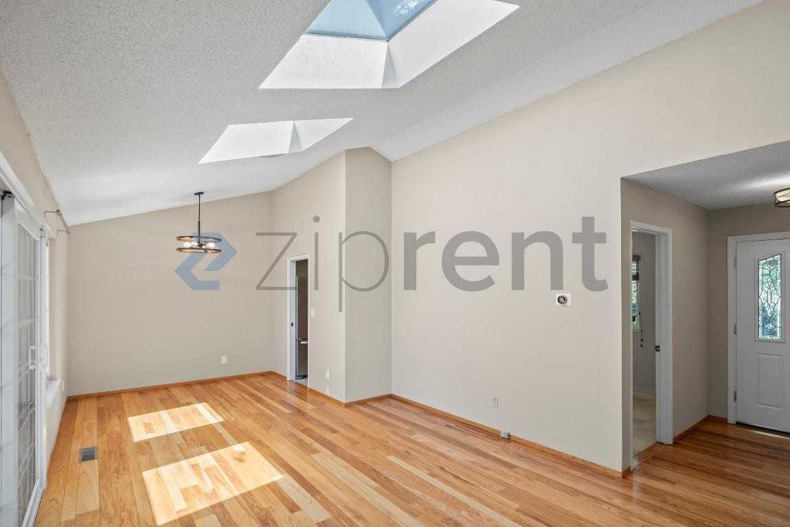 2115 Sepulveda Ave - Photo 7 of 34