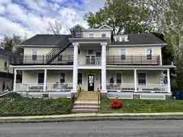 featured image of 27 E Palmer St #5