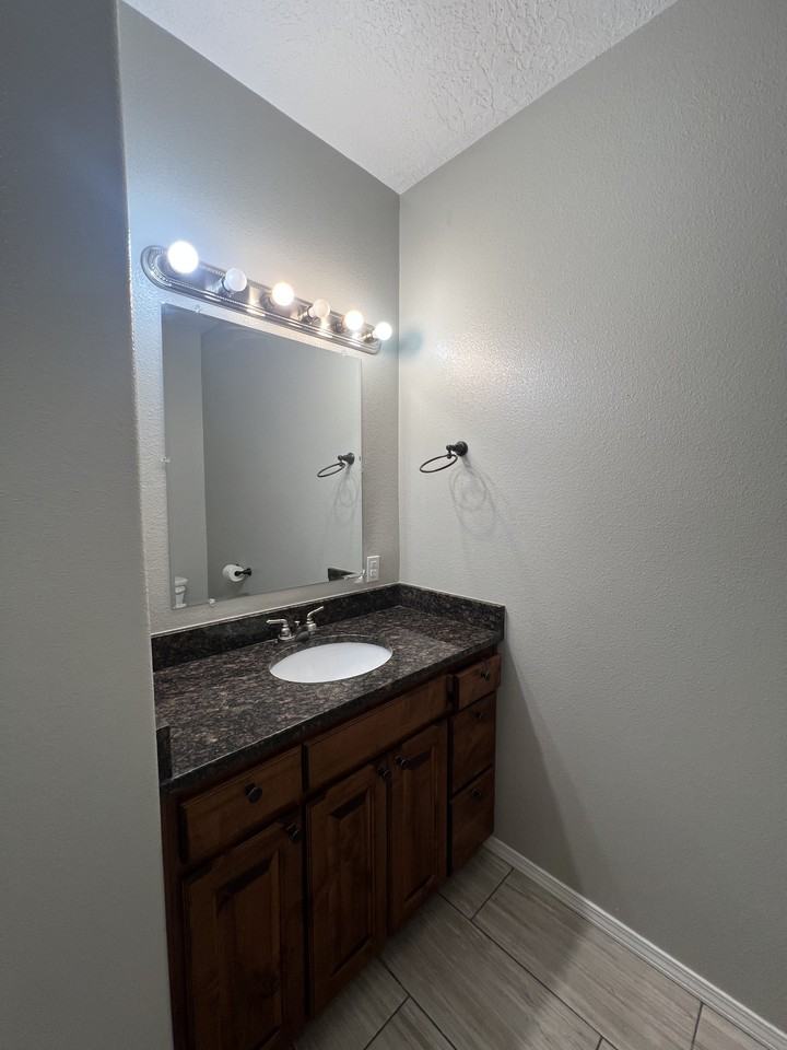 3824 Buchanan Ct #NA - Photo 4 of 11