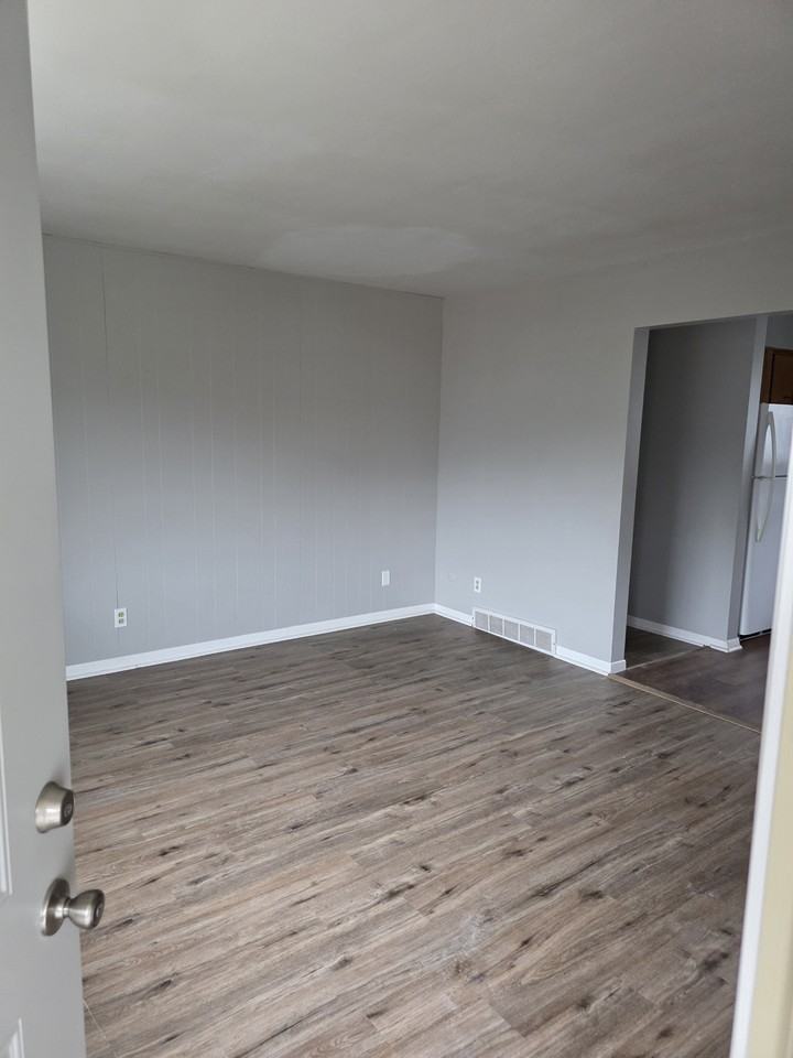 503 Zahn Dr #505 - Photo 5 of 18