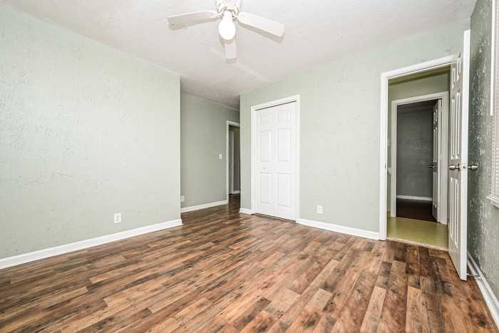 2987 Drexel Ln - Photo 6 of 17