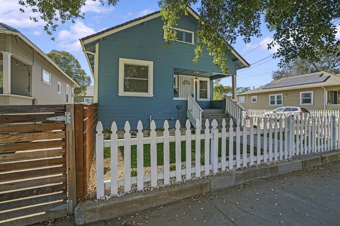 3900 3rd Ave - Photo 3 of 41