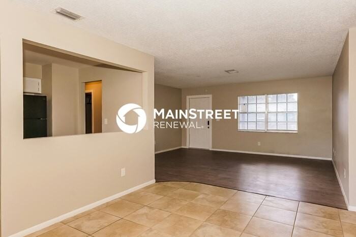 890 Cynthia Dr - Photo 3 of 16