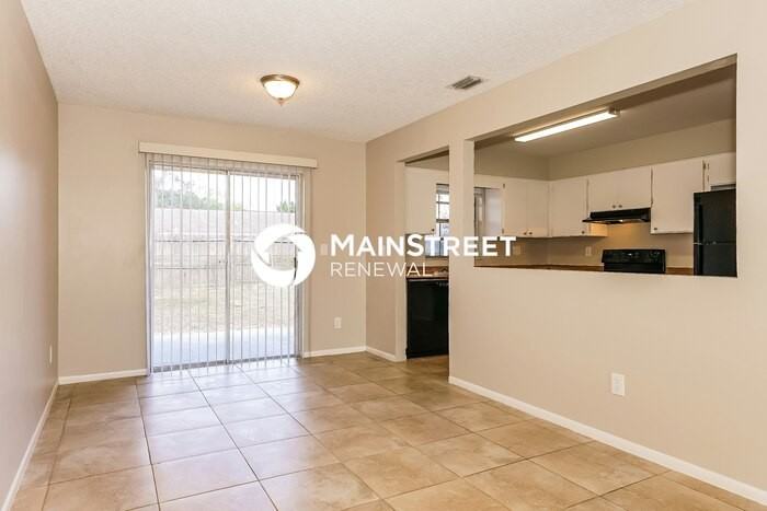 890 Cynthia Dr - Photo 4 of 16