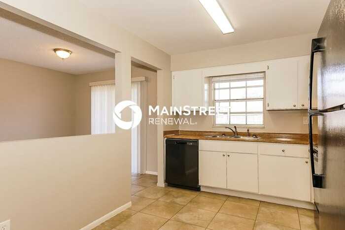 890 Cynthia Dr - Photo 5 of 16