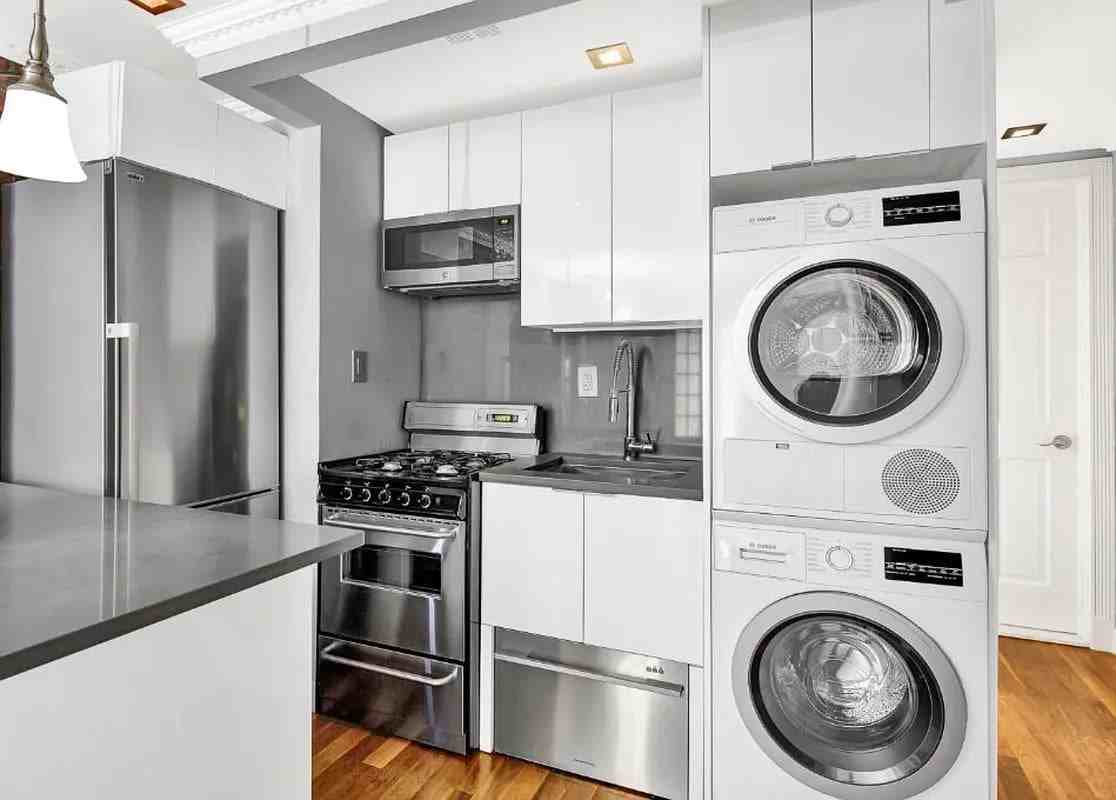166 Mulberry St #4F - Photo 2 of 6